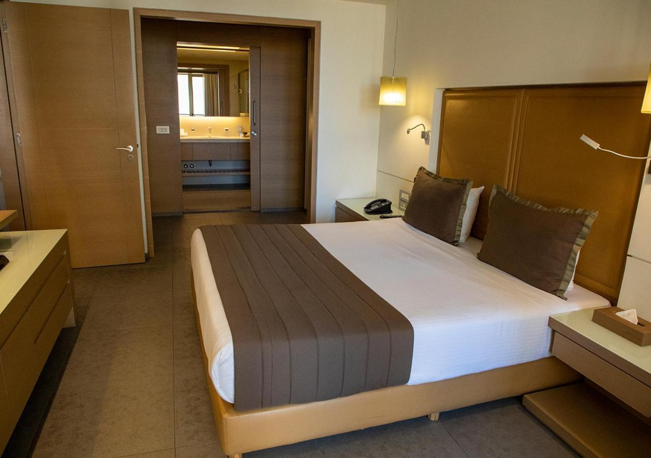 ไซไฟ สวีท Hotel เบรุต ภายนอก รูปภาพ